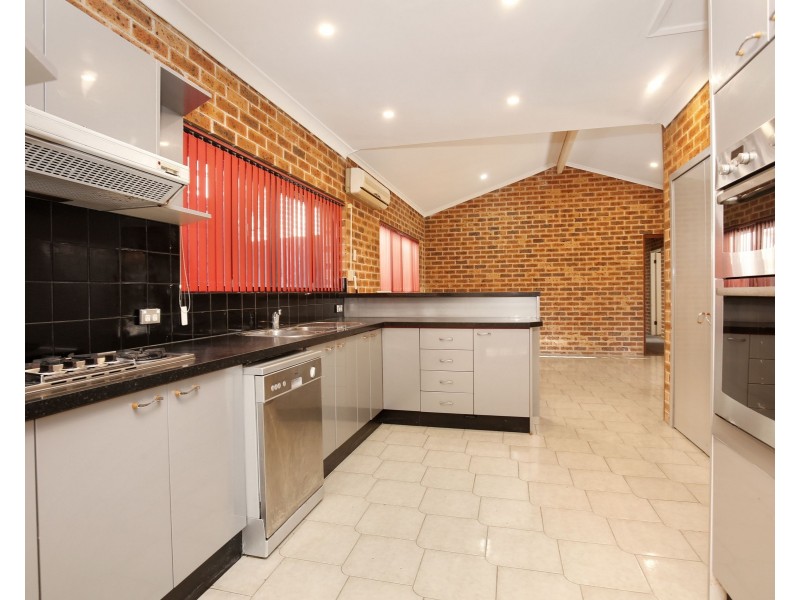 11 Jarrah Place, Bossley Park NSW 2176