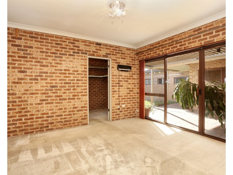 11 Jarrah Place, Bossley Park NSW 2176