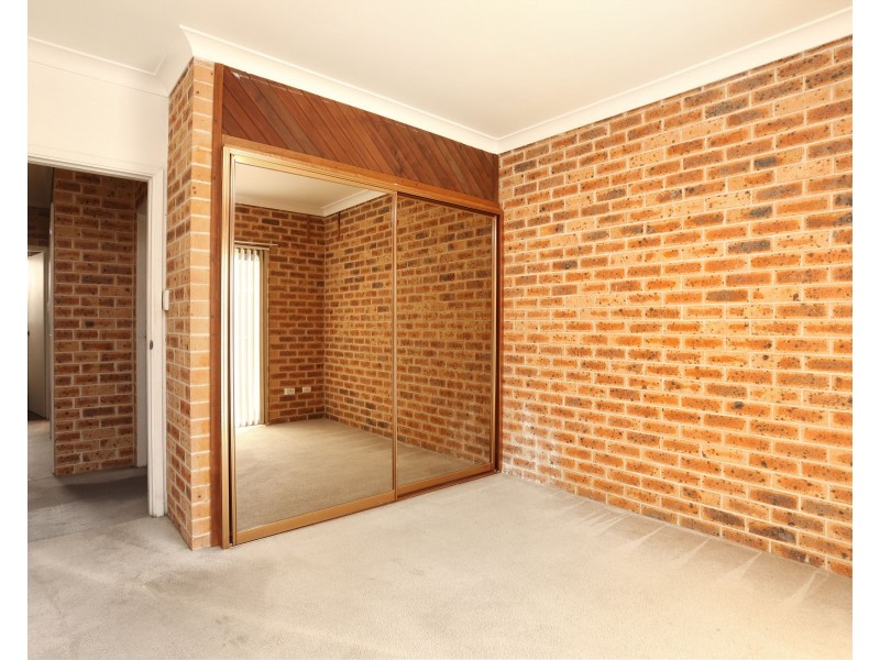 11 Jarrah Place, Bossley Park NSW 2176