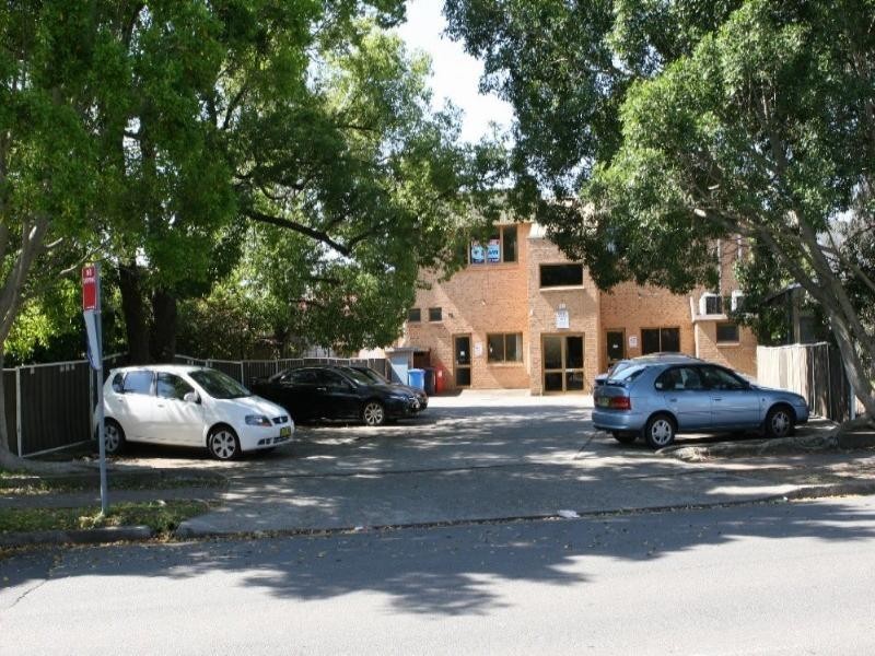 9 Station Street, Fairfield NSW 2165