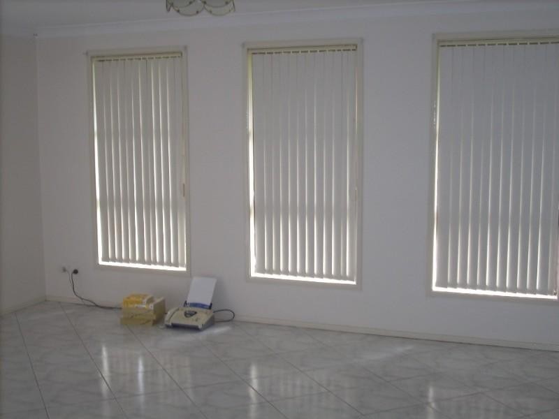 Edensor Park NSW 2176