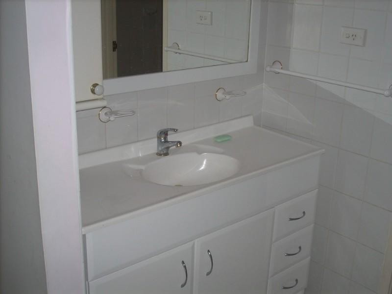 Edensor Park NSW 2176