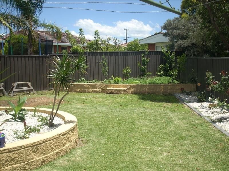 Fairfield West NSW 2165