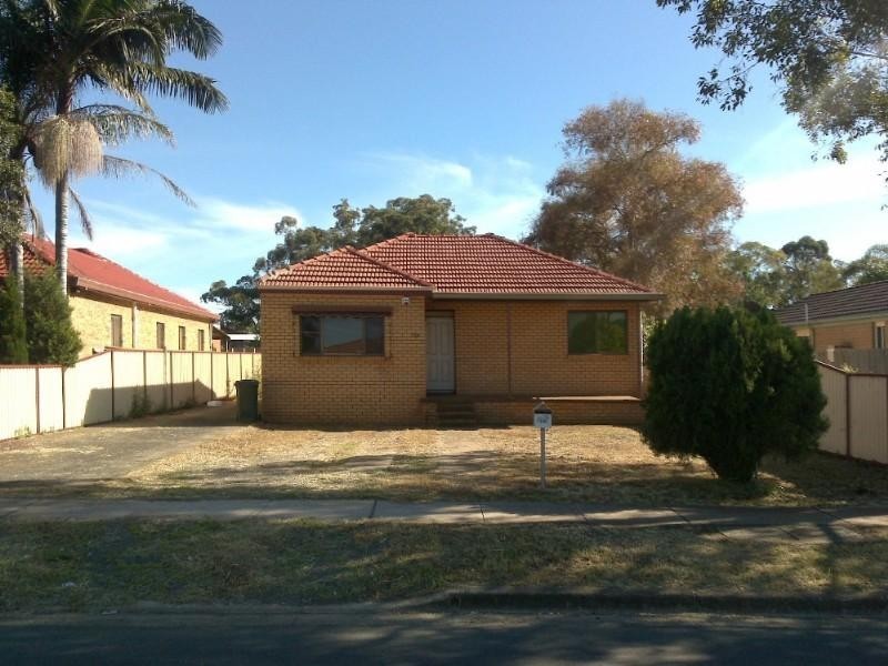 518 Smithfield Road, Prairiewood NSW 2176