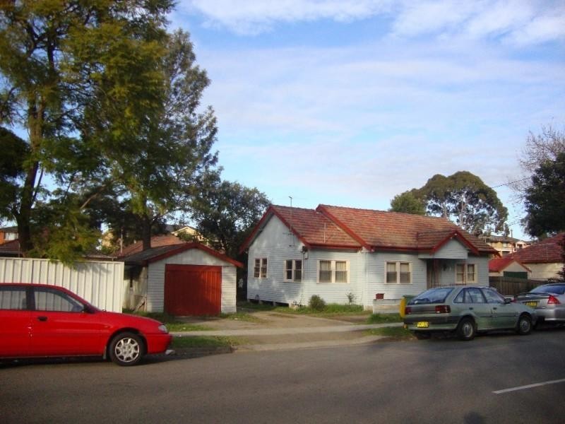 11 Wrentmore Street, Fairfield NSW 2165