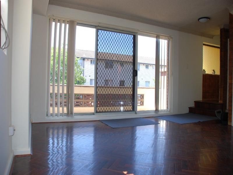 6/78 Harris Street, Fairfield NSW 2165