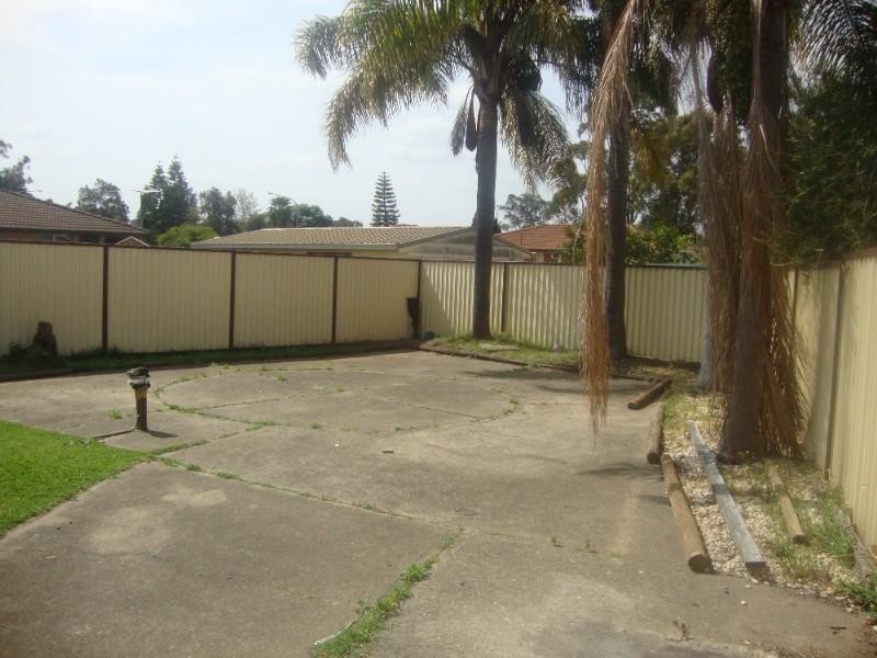 38 Glenfern Crescent, Bossley Park NSW 2176