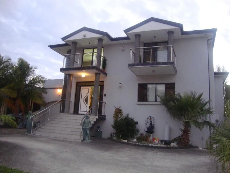 12 Serpentine Street, Bossley Park NSW 2176