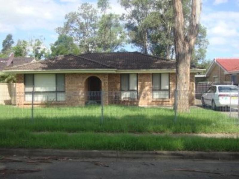 28 Raphael Street, Greenfield Park NSW 2176