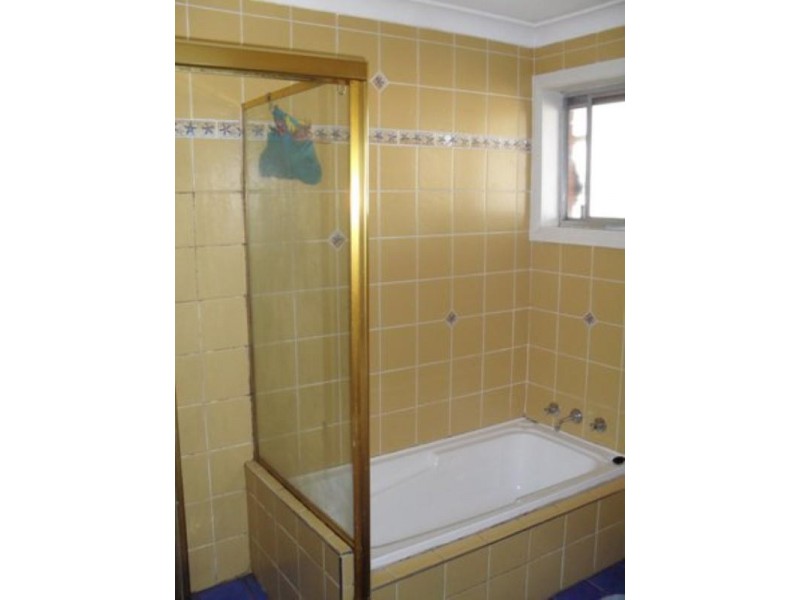 Fairfield West NSW 2165