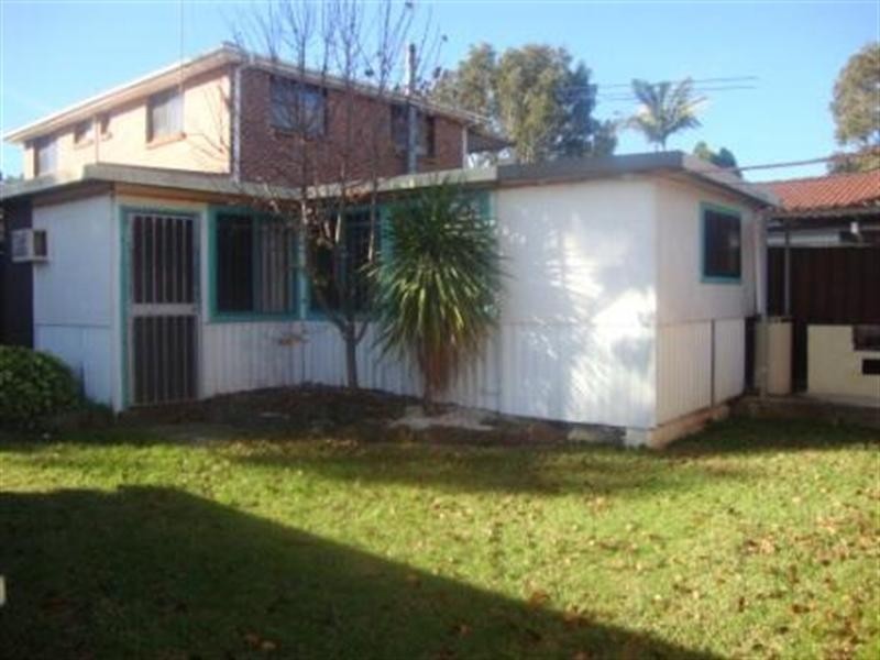 454 Hamilton Road, Fairfield West NSW 2165