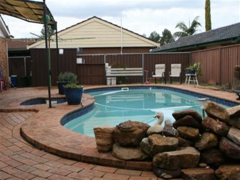 2 Wheller Street, Bossley Park NSW 2176