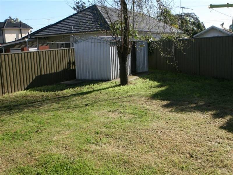 15 Lindsay Avenue, Smithfield NSW 2164