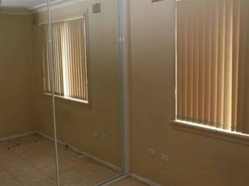 15 Lindsay Avenue, Smithfield NSW 2164