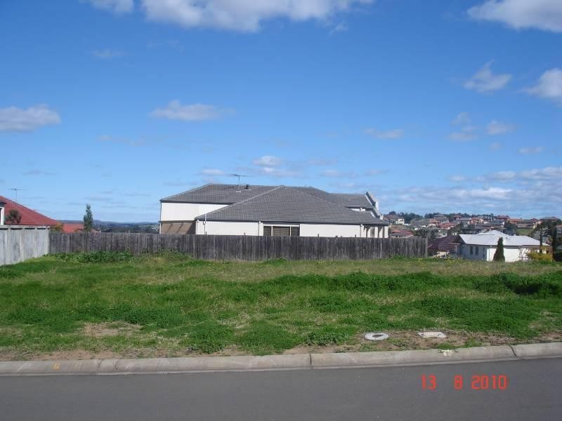 3 Herbrides Avenue, Macquarie Links NSW 2565