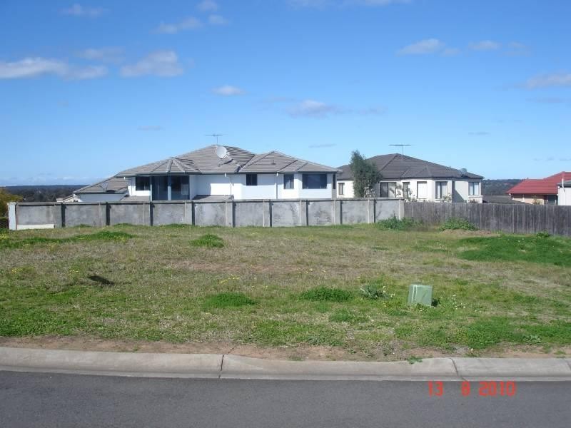 3 Herbrides Avenue, Macquarie Links NSW 2565