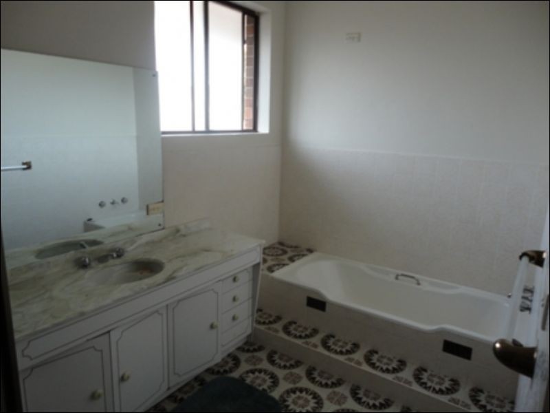 217 The Horsley Drive, Fairfield East NSW 2165