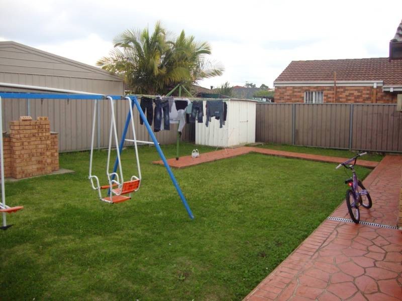 Edensor Park NSW 2176