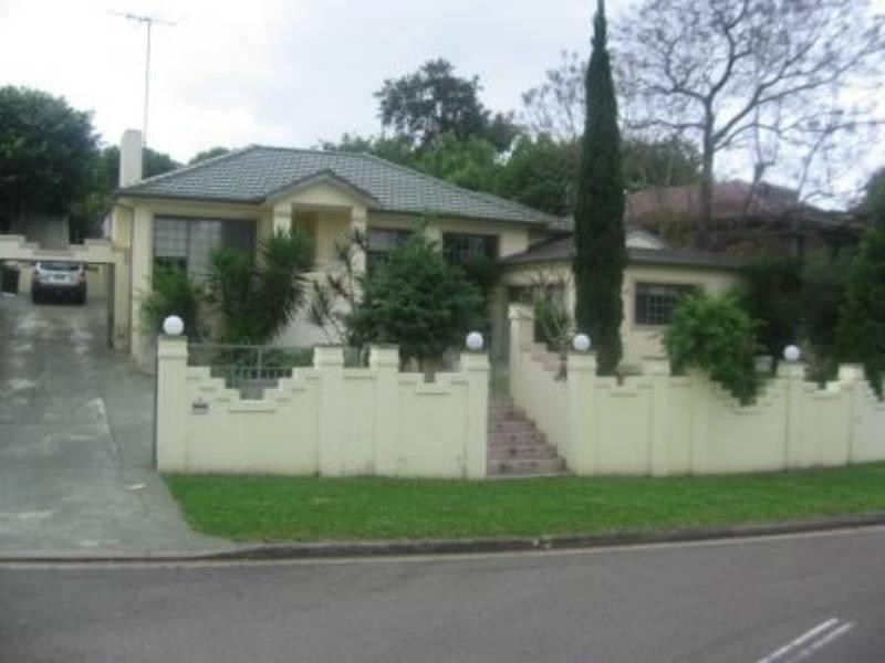 1 Frank Street, Mount Lewis NSW 2190