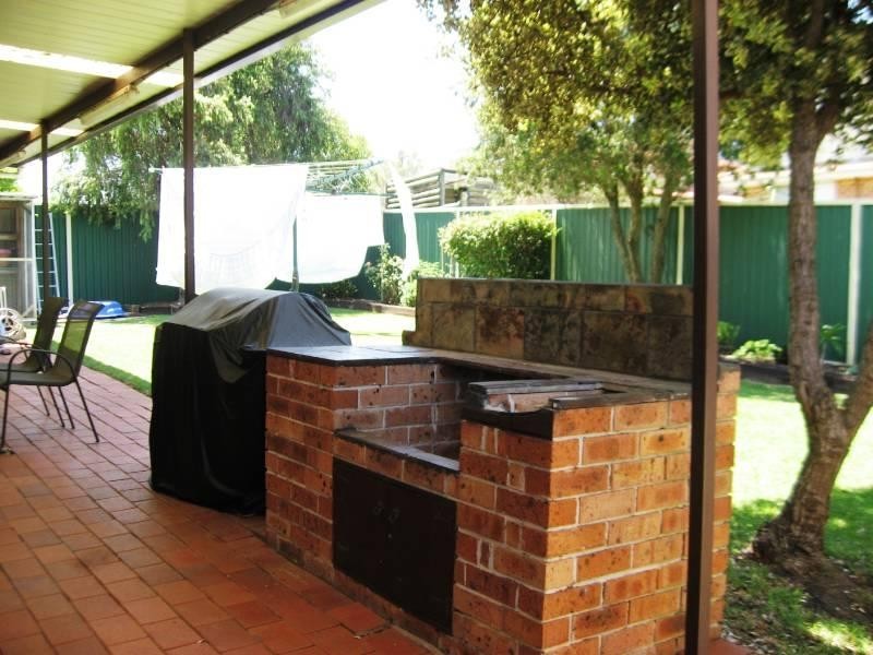 Edensor Park NSW 2176