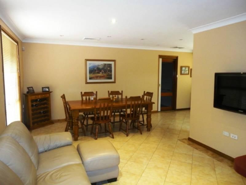 6 Hirst Place, Fairfield West NSW 2165