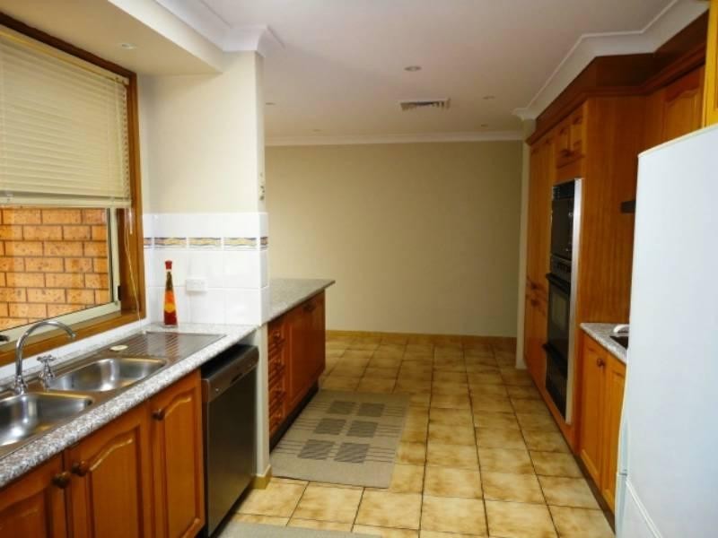 6 Hirst Place, Fairfield West NSW 2165