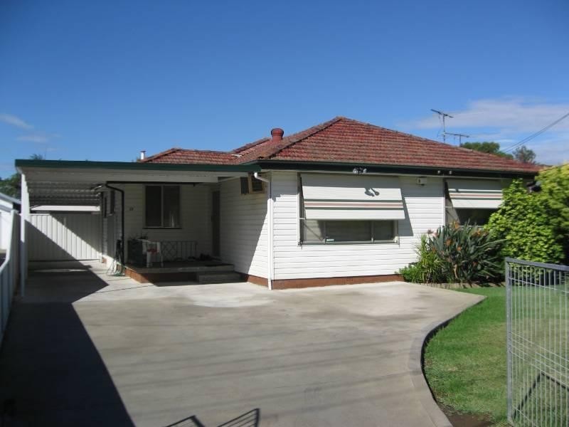 35 Orchardleigh Road, Yennora NSW 2161