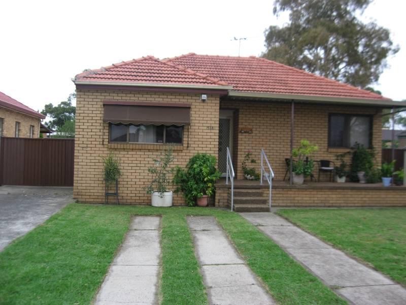 518 Smithfield Road, Prairiewood NSW 2176