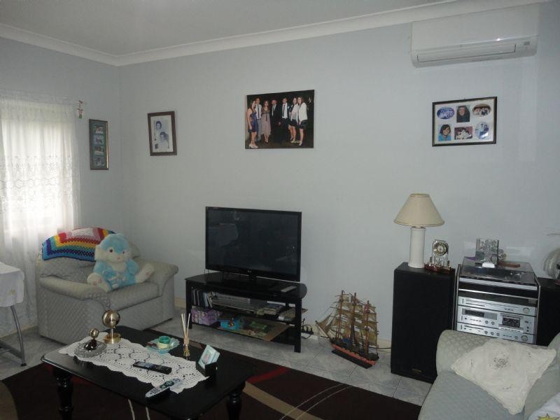 518 Smithfield Road, Prairiewood NSW 2176