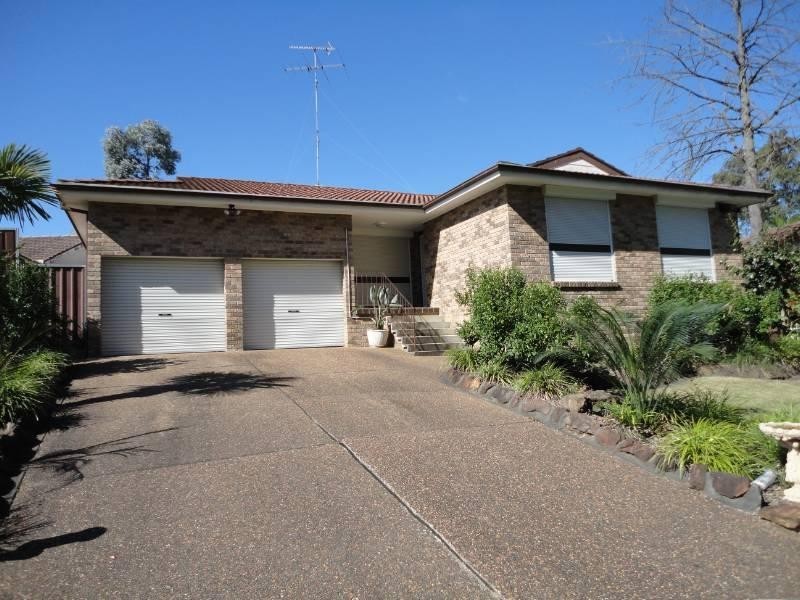 27 Derwent Place, Bossley Park NSW 2176