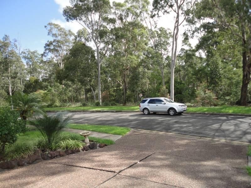 27 Derwent Place, Bossley Park NSW 2176