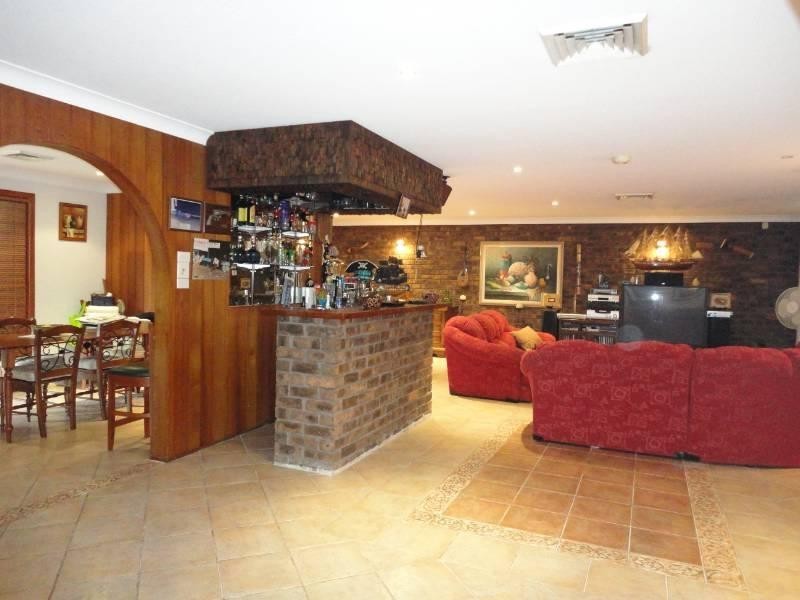 16 Curran Street, Prairiewood NSW 2176