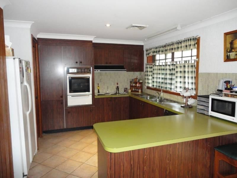 16 Curran Street, Prairiewood NSW 2176