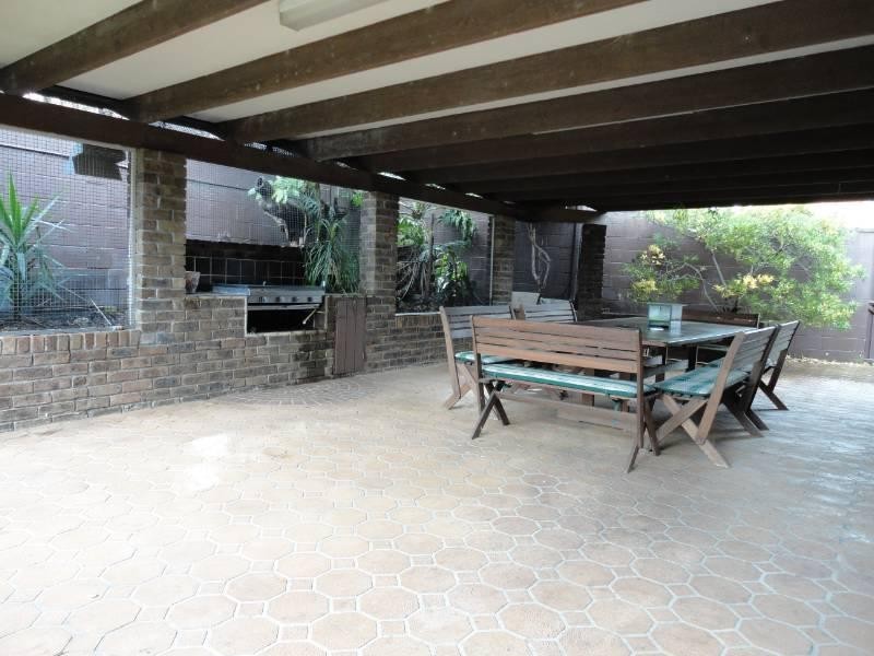 16 Curran Street, Prairiewood NSW 2176