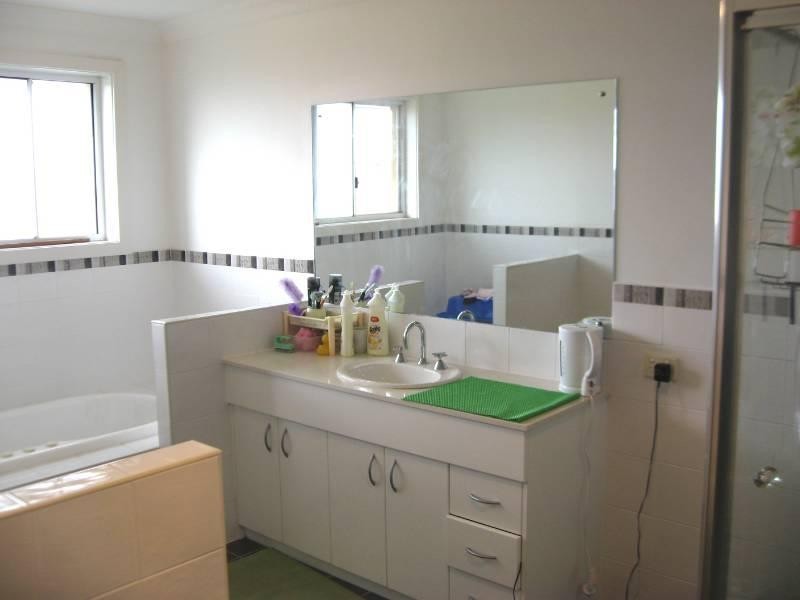 18 Quaama Place, Prestons NSW 2170