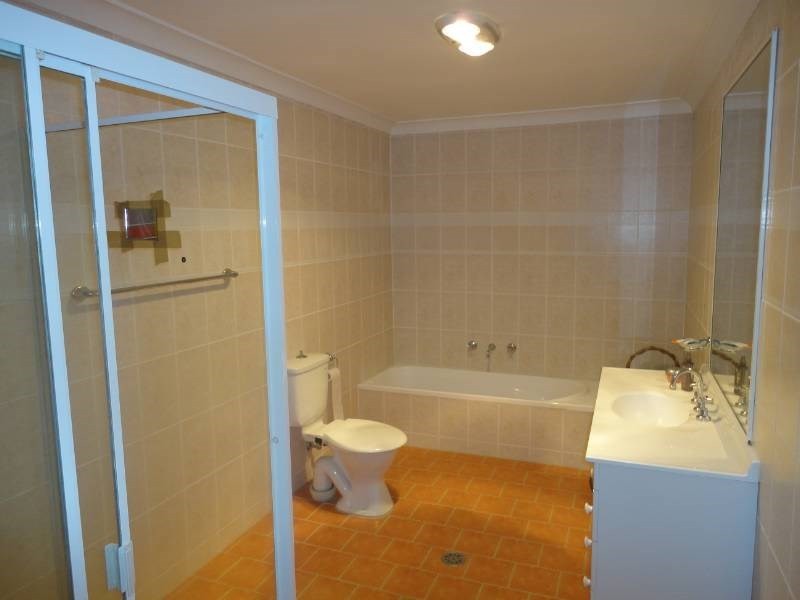 Fairfield West NSW 2165