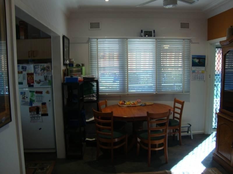 18 Bell Crescent, Fairfield NSW 2165