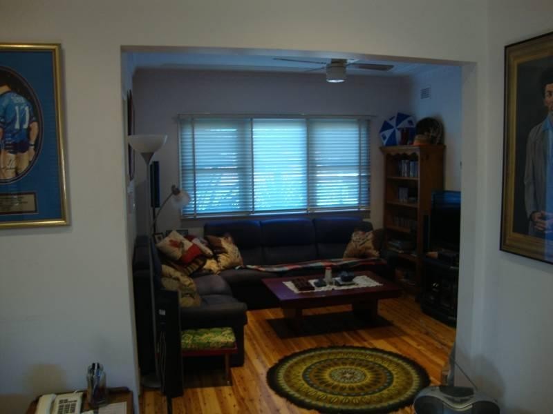 18 Bell Crescent, Fairfield NSW 2165