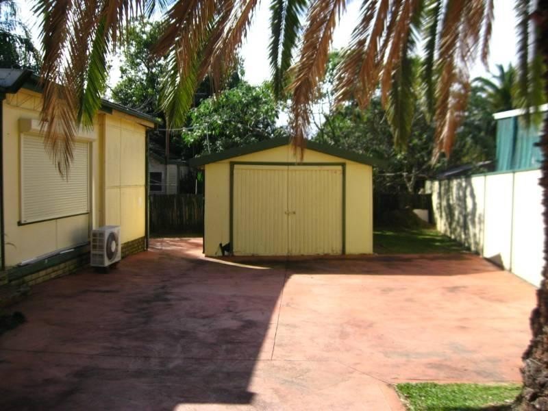 1 Crosby Cresent, Fairfield NSW 2165