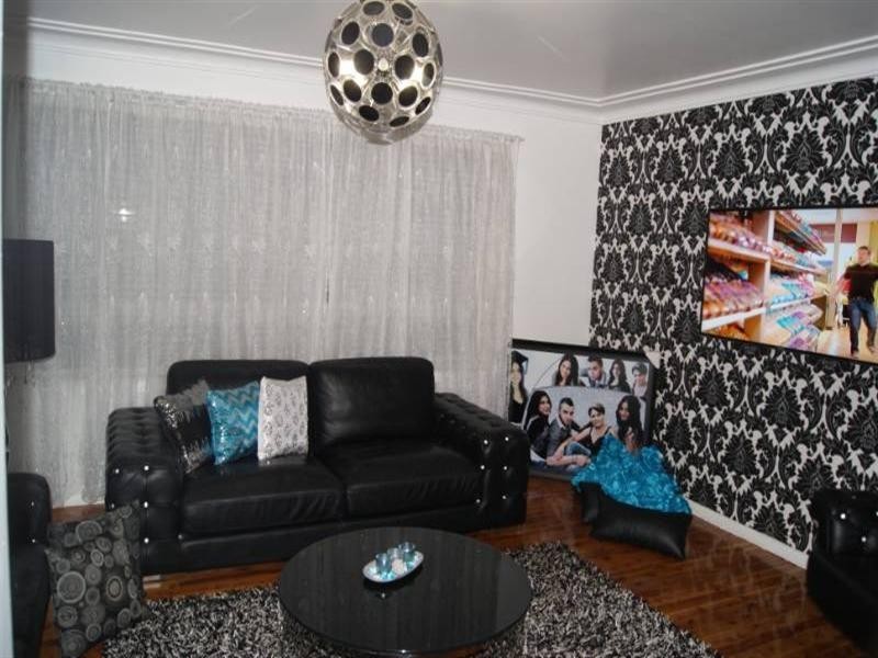 13 Cambridge Street, Fairfield West NSW 2165