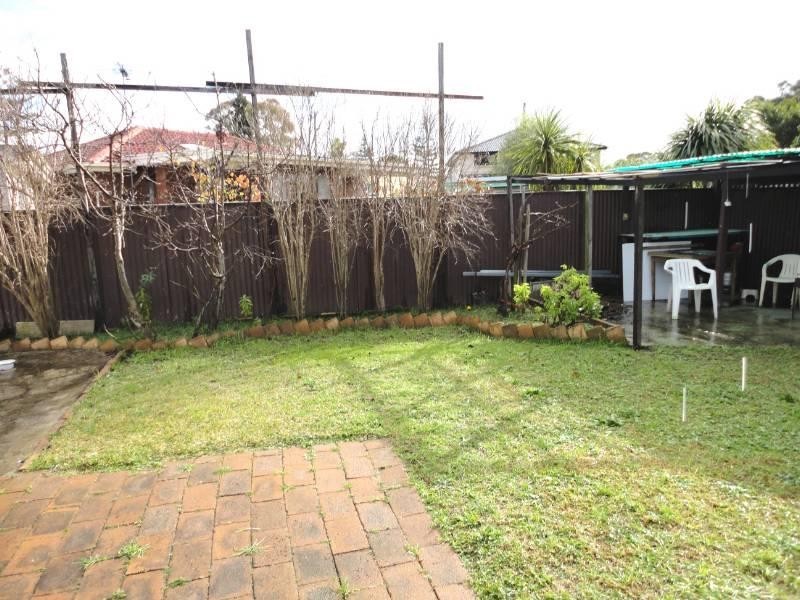 34 Hemingway Crescent, Fairfield NSW 2165