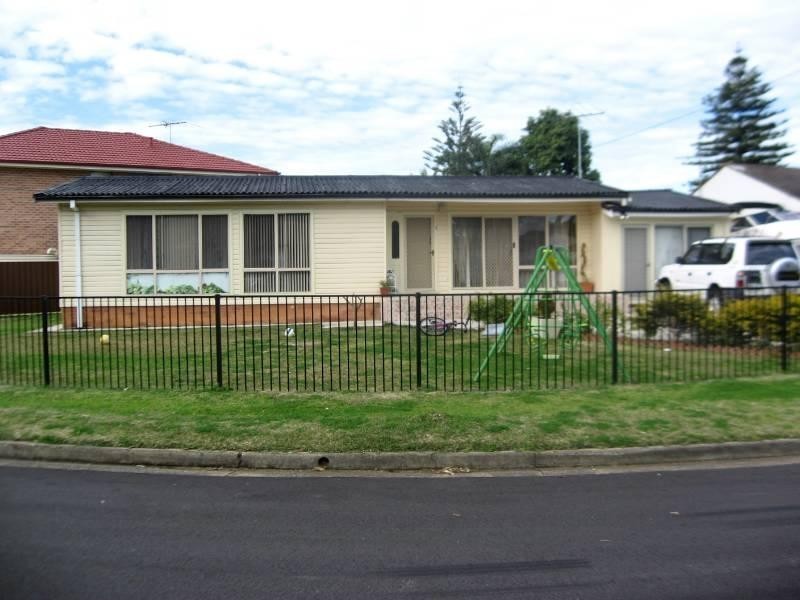 29 Solo Crescent, Fairfield NSW 2165