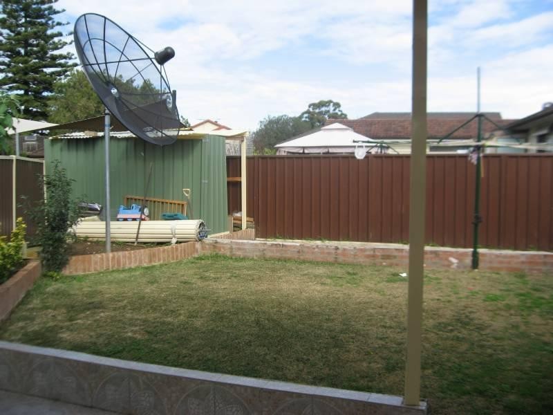 29 Solo Crescent, Fairfield NSW 2165