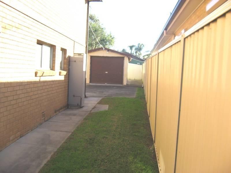 43 Mimosa Road, Bossley Park NSW 2176