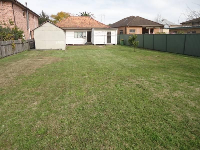 176 Hamilton Road, Fairfield NSW 2165
