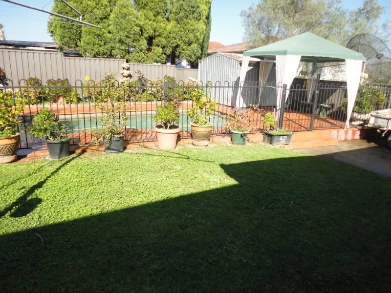 42 Robertson Street, Guildford West NSW 2161