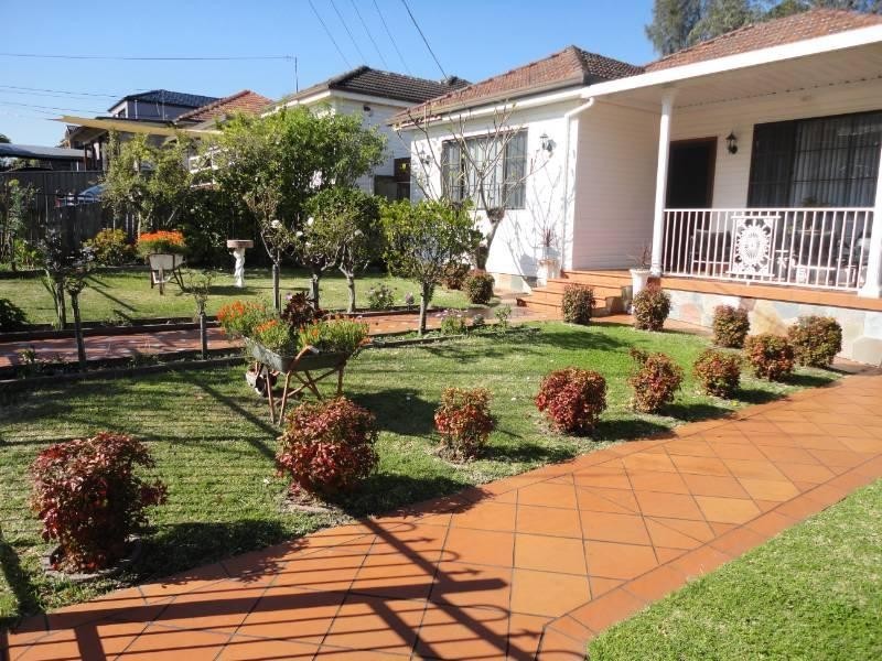 42 Robertson Street, Guildford West NSW 2161