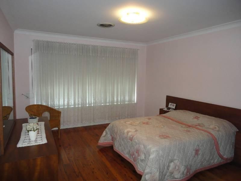 Fairfield West NSW 2165