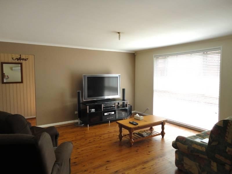 15 Dickens Road, Wetherill Park NSW 2164