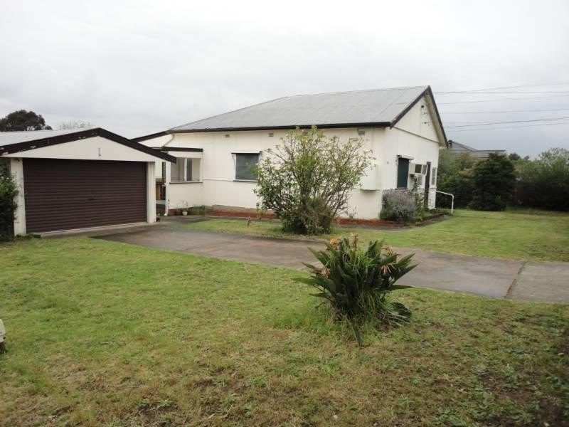 100 The Boulevard, Fairfield Heights NSW 2165